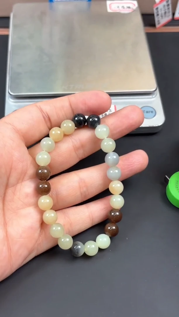 手串未镶嵌和田玉若羌微色差卡8手串