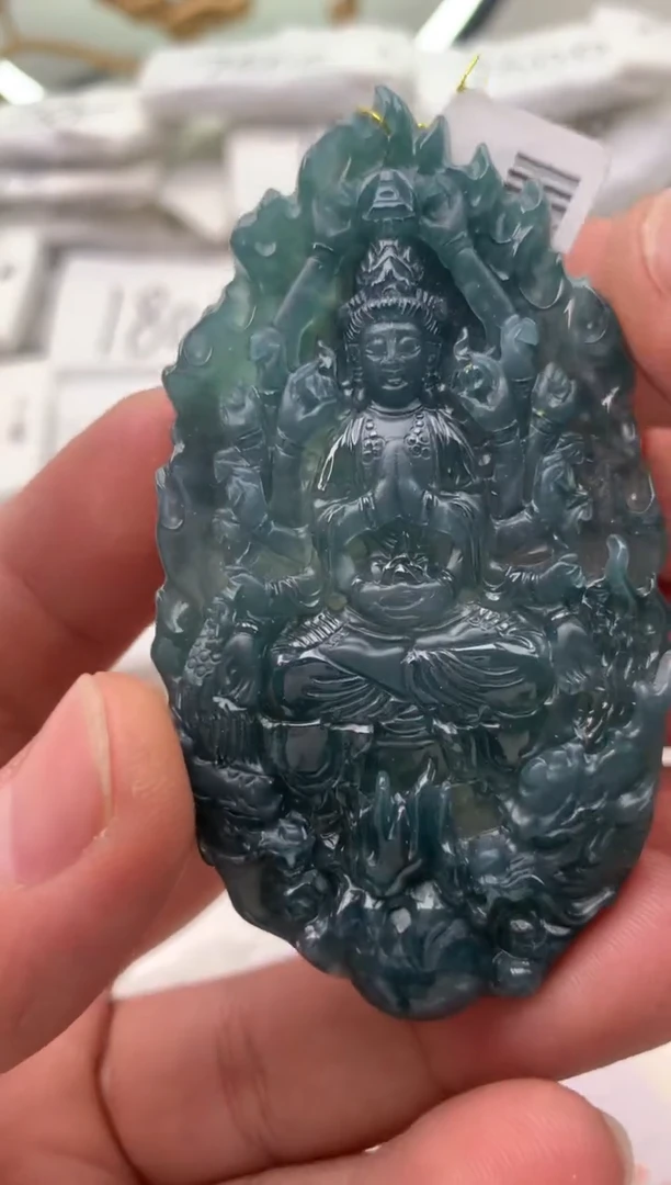 【闪购商品】翡翠颈饰未镶嵌千手观音