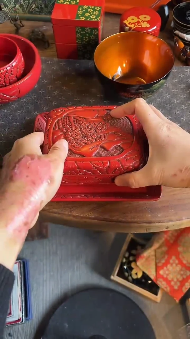 15.堆朱   一套    12.5*10*5.5公分     17*14.5