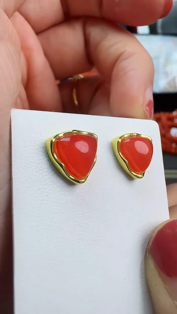 【闪购商品】南红玛瑙耳钉未镶嵌三角形耳钉