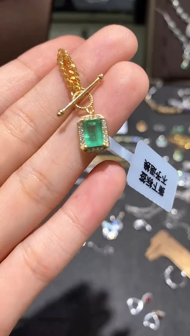 颈饰银S925镶嵌祖母绿吊坠