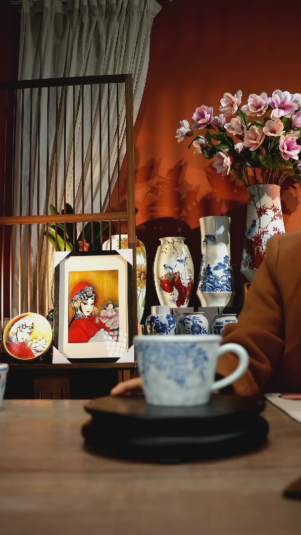 当代景德镇设计师釉下手绘陶瓷花瓶