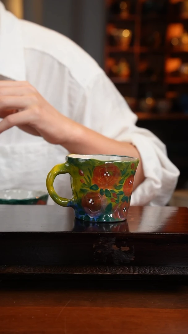 杯手绘釉下彩异形设计同款