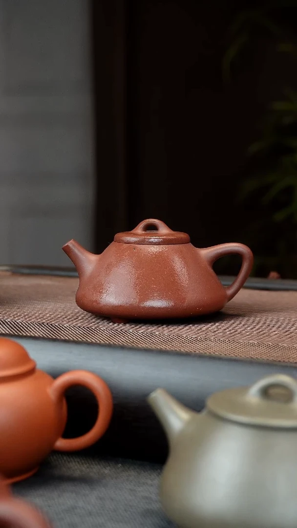 【闪购商品】紫砂茶壶特价出了 半手微瑕 原矿紫泥 130CC