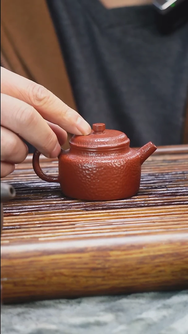 茶壶紫砂朱泥锤纹小德钟