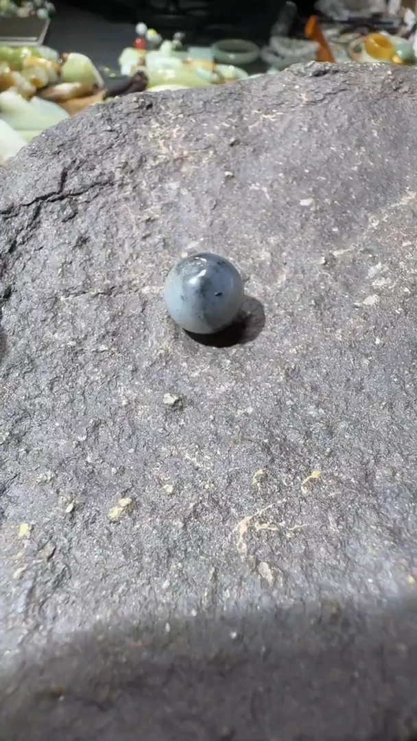 颈饰未镶嵌和田玉（糖玉）珠子14*