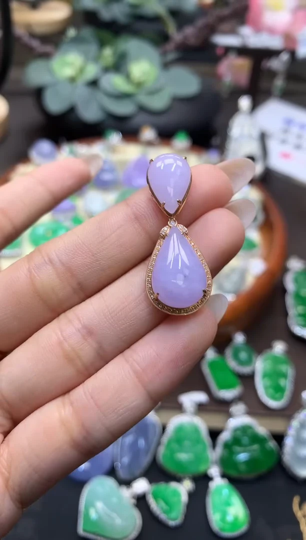 翡翠18K金镶嵌吊坠(不含链)水滴