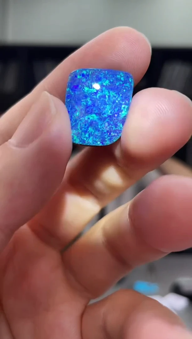 未镶嵌黑欧泊裸石澳大利亚黑欧泊