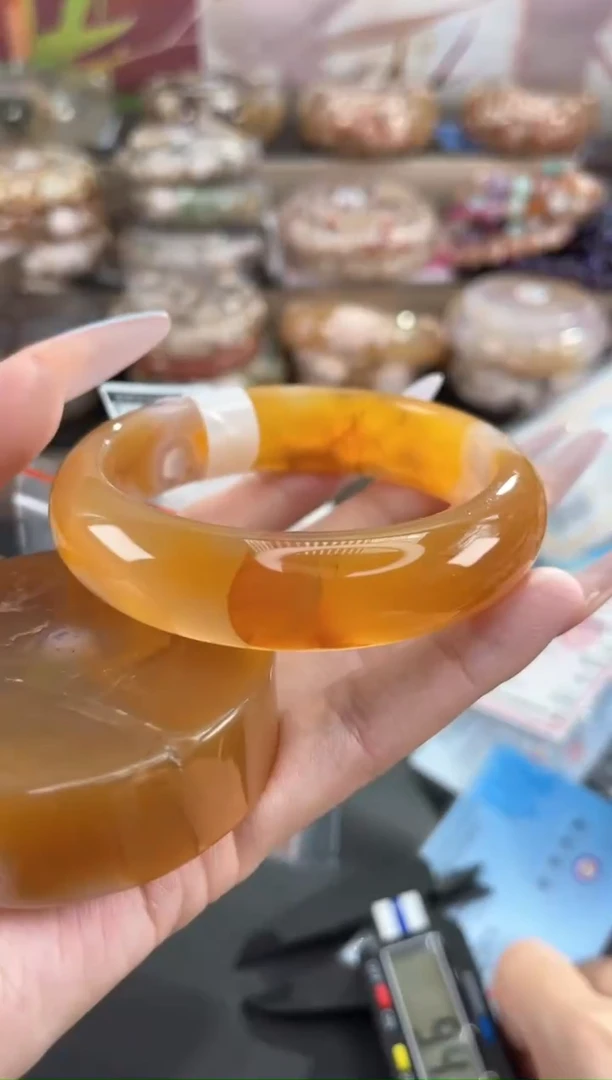 未镶嵌手镯石英质玉59