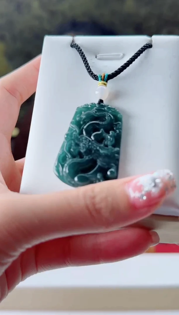 【闪购商品】翡翠颈饰未镶嵌小龙多样性随机一件发货