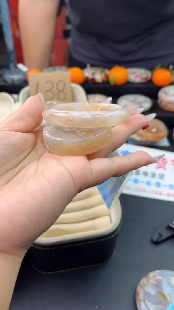 【闪购商品】石英质玉手镯未镶嵌赠送镯心（53圈口）