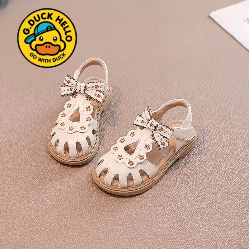 小黄鸭女童鞋子儿童公主包头凉鞋2025新款夏季款宝宝女孩软底洋气
