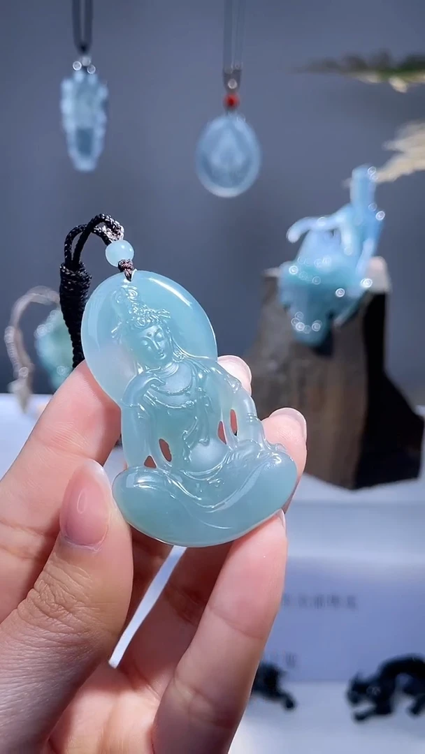 颈饰未镶嵌翡翠观音