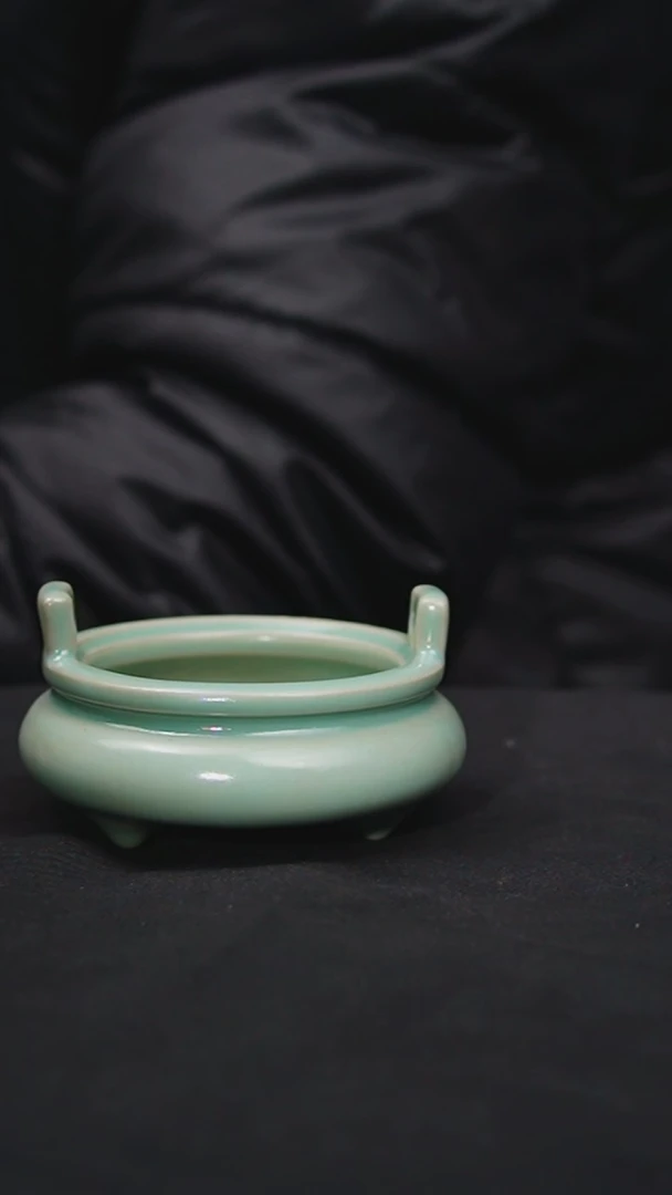 炉微瑕仿古釉天青色香炉