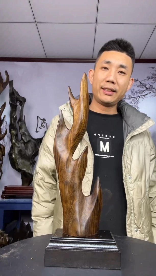 金丝楠木雕款明***9金丝楠木工艺品摆件