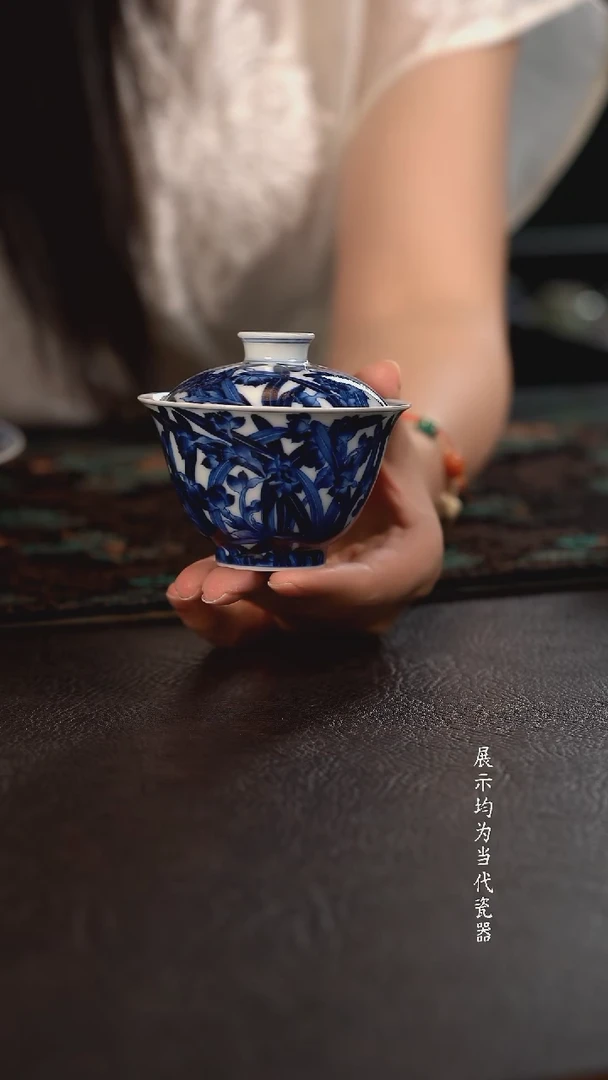 洪印慕明水仙花盖碗