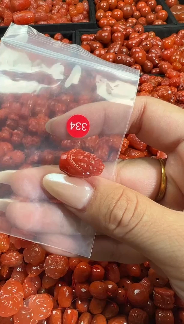 颈饰未镶嵌南红玛瑙1