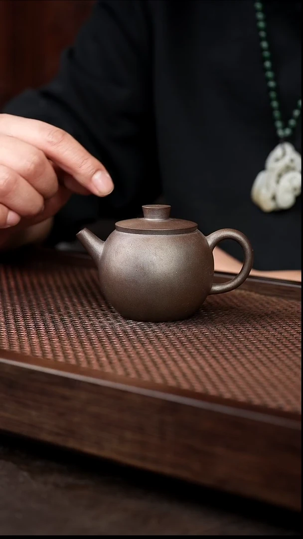 茶壶紫砂岩中泥巨轮