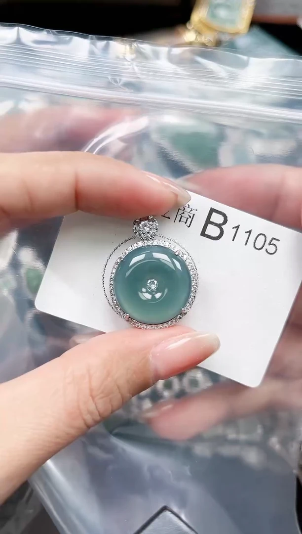 【闪购商品】翡翠颈饰未镶嵌1105赠皮绳