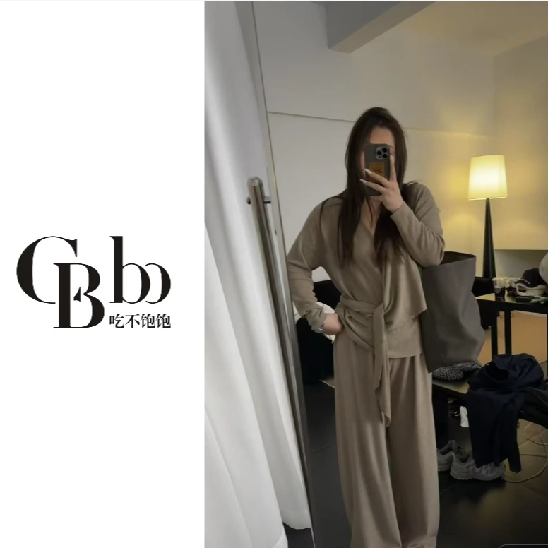 【吃不饱饱】大码 松弛边缘 温柔系V领交叉门襟绑带针织衫25-01