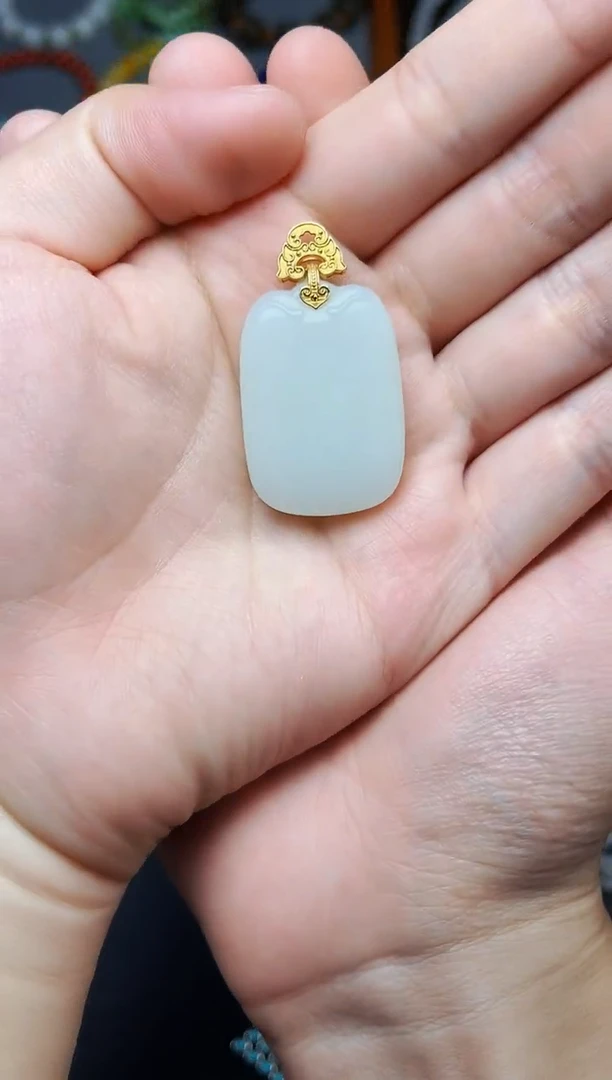 颈饰18K金镶嵌和田玉无事牌06