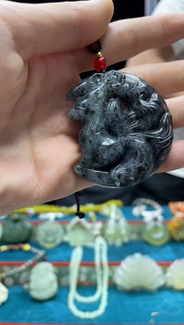 未镶嵌岫玉吊坠·