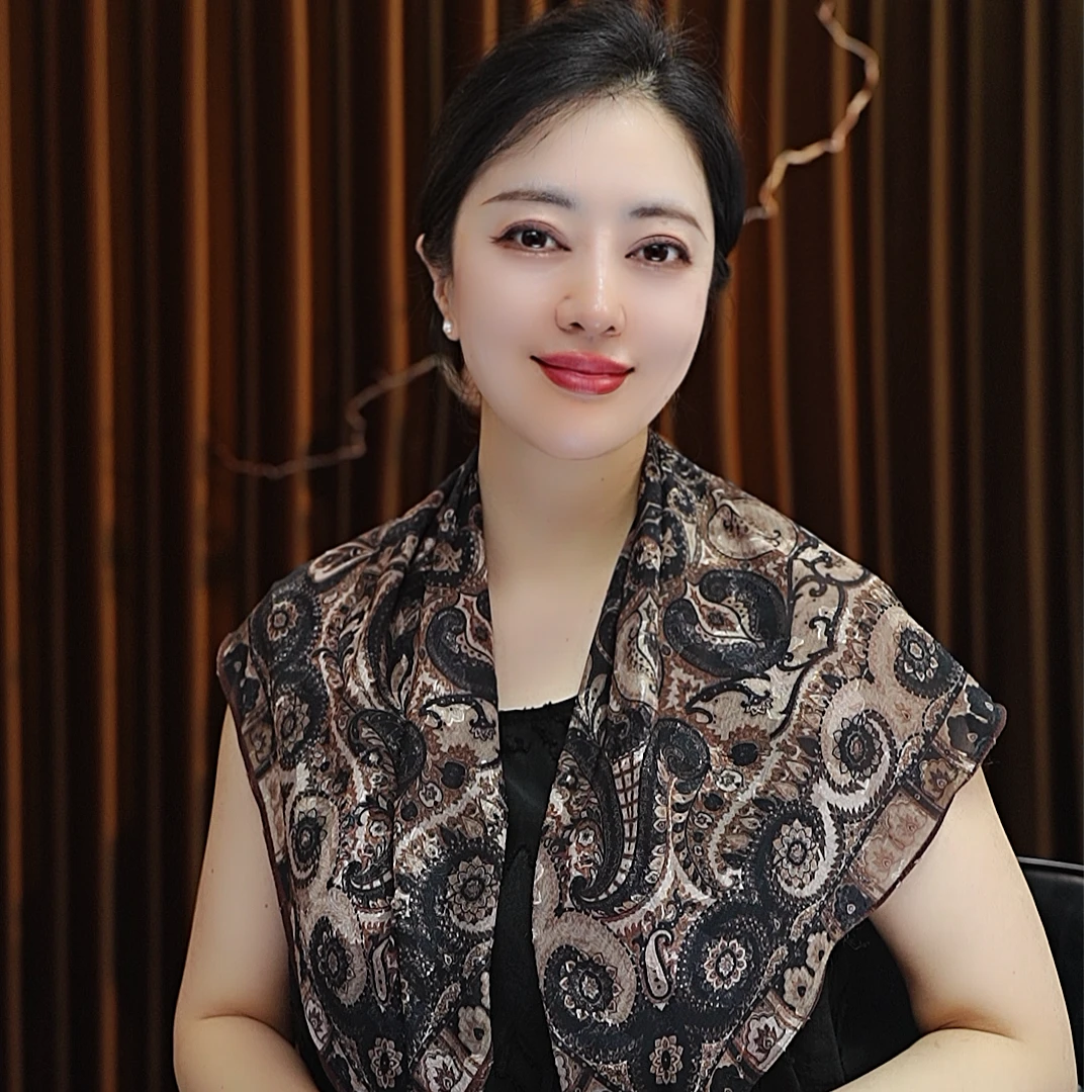 【黑桃A】70*70磁吸扣小方巾百搭女士围巾丝巾春夏款显气质显白