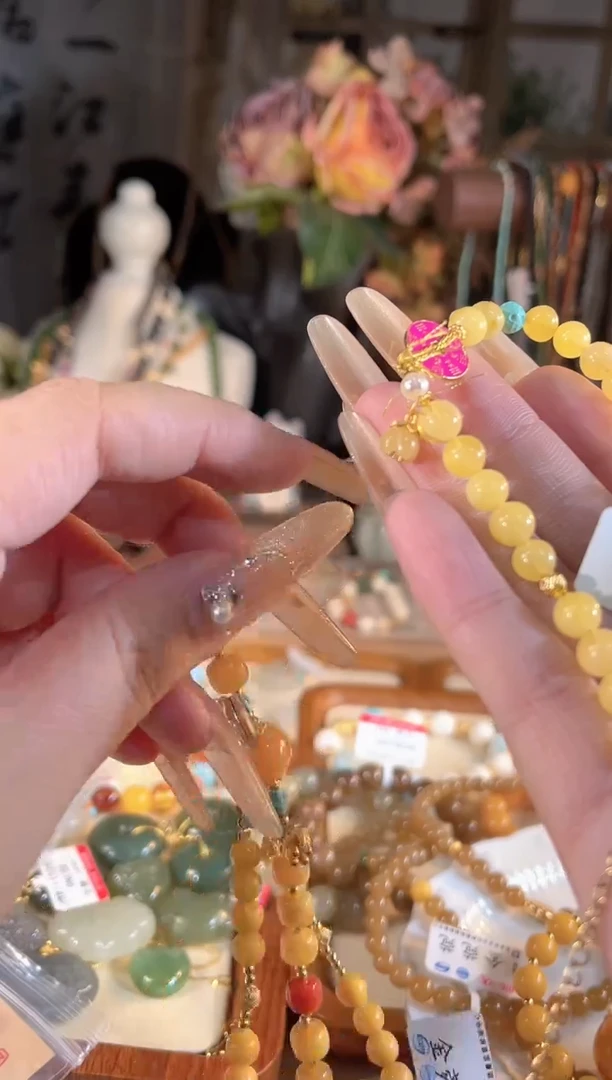 【闪购商品】蜜蜡手链未镶嵌多样性发货其一