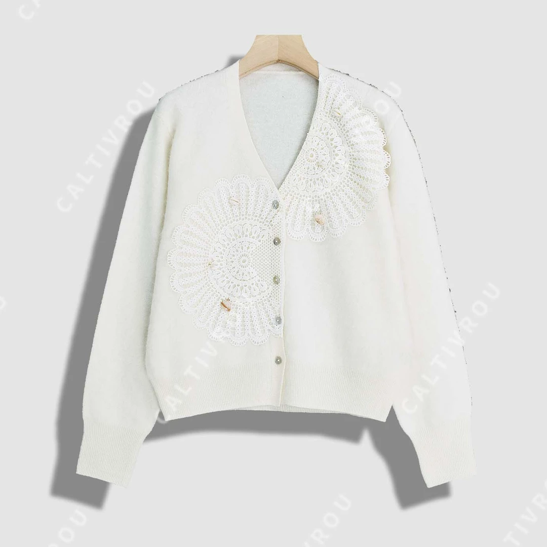 【JIUJIU】清新简约蕾丝V领百搭针织衫-Y19156