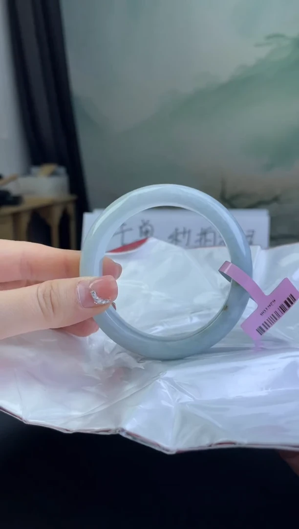 翡翠手镯未镶嵌11翡翠手镯（微瑕）