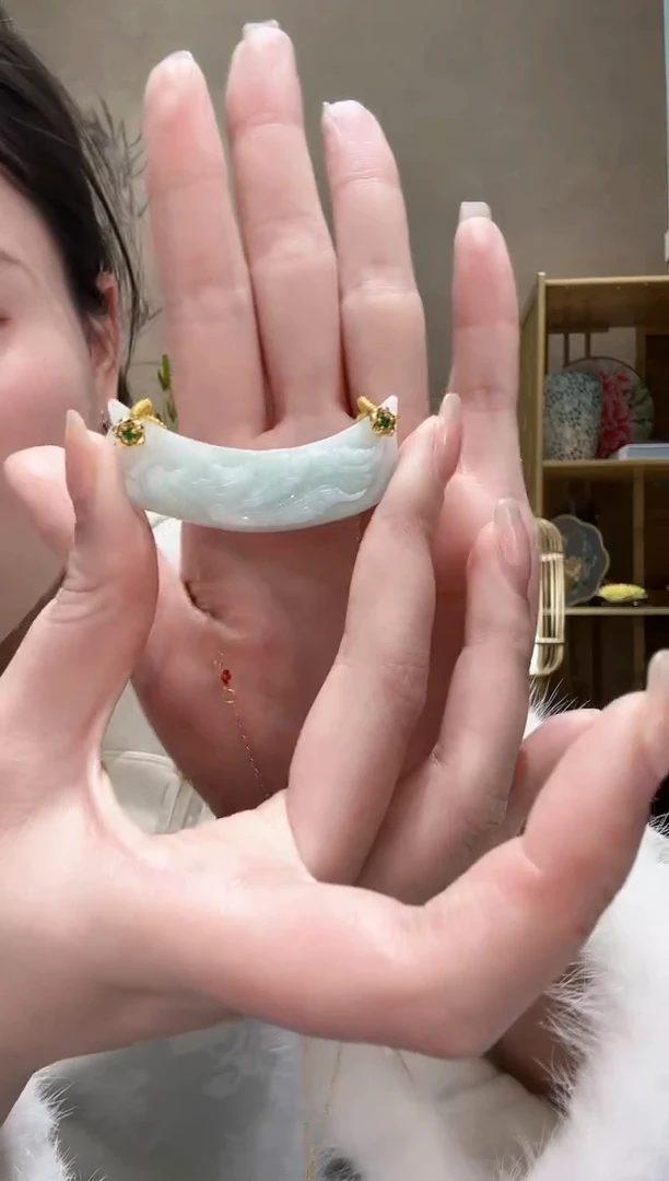 【闪购商品】翡翠颈饰未镶嵌吊坠
