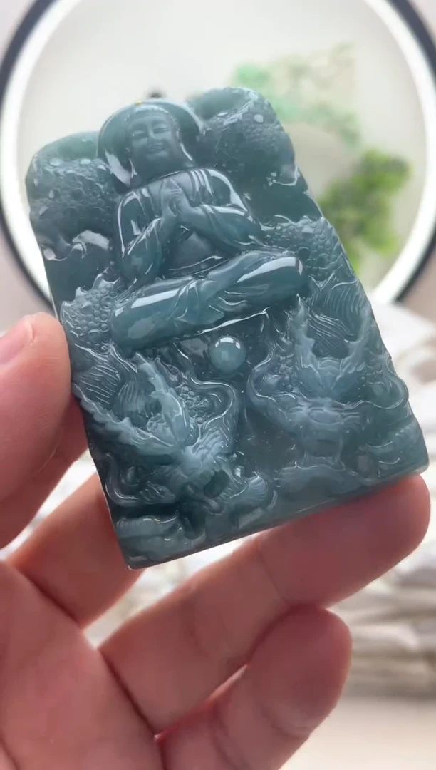 颈饰未镶嵌翡翠大日如来