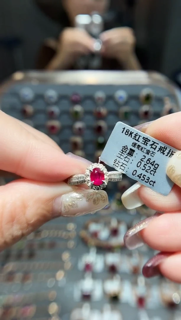 18K金镶嵌戒指红宝石0.52.