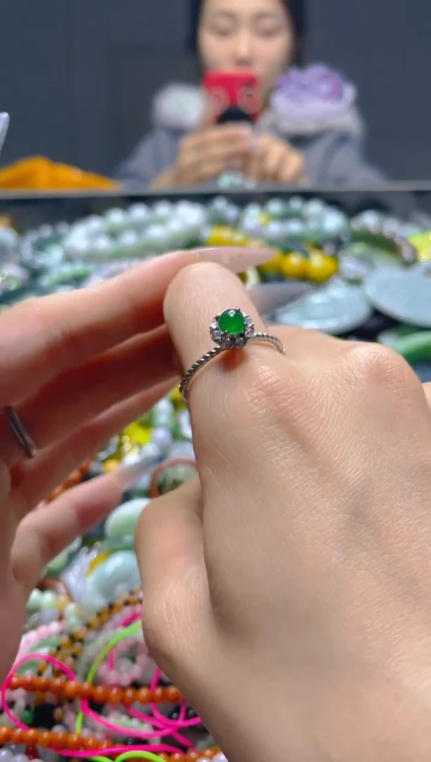 颈饰未镶嵌翡翠/Z/翡翠A货，一件也是批发价