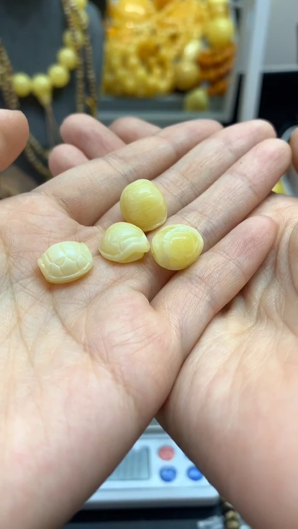 【闪购商品】琥珀珠宝奇石未镶嵌208）2发4个