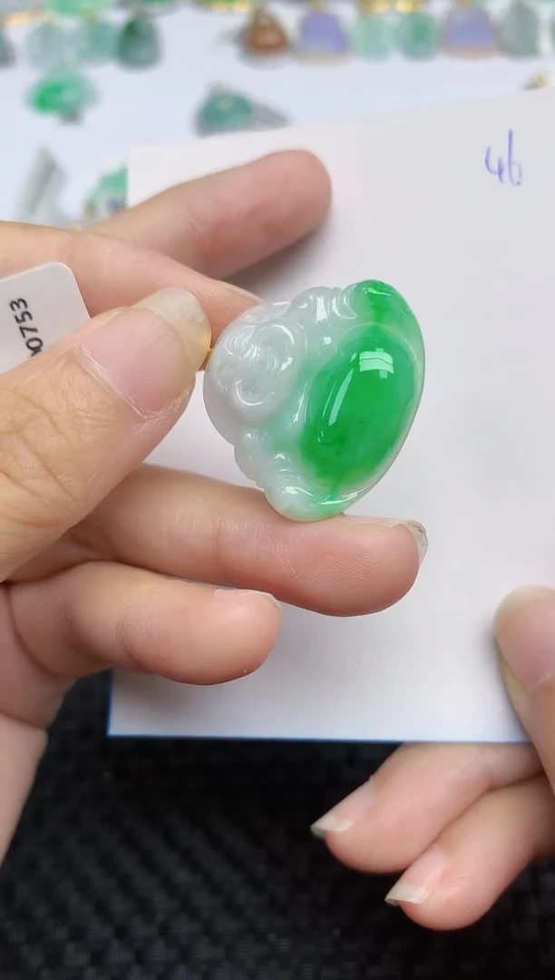 翡翠18K金镶嵌颈饰天然翡翠A货