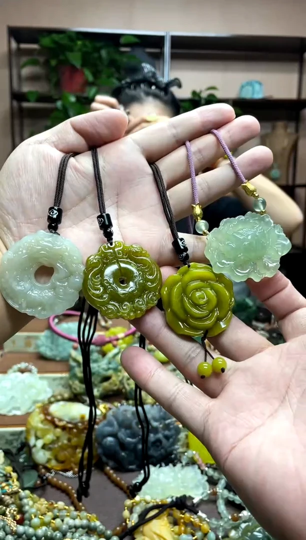 未镶嵌岫玉吊坠·
