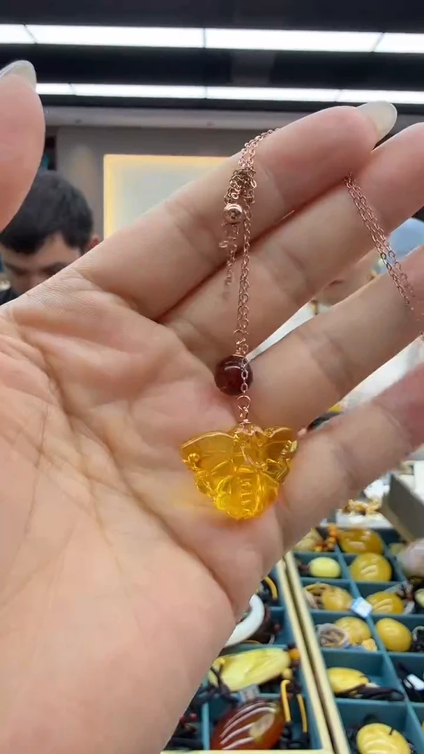 琥珀颈饰未镶嵌21秒拍号 假一罚三