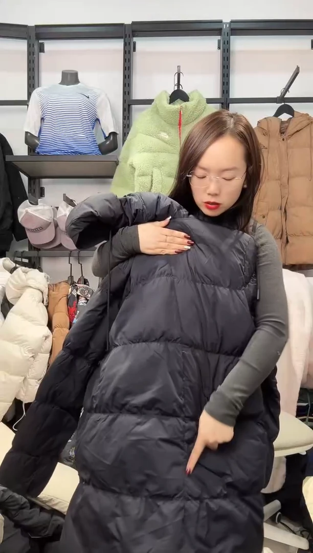 2658 闪购编码  运动卫衣裤以直播间过款为准 尺码175 L.