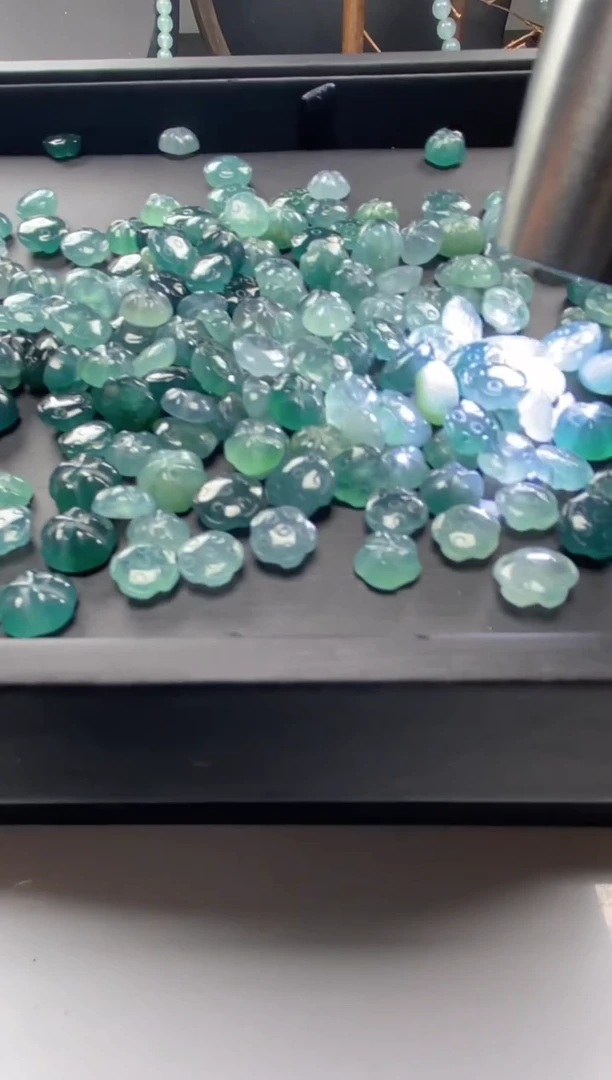 【闪购商品】翡翠手串未镶嵌多样性发货莲蓬