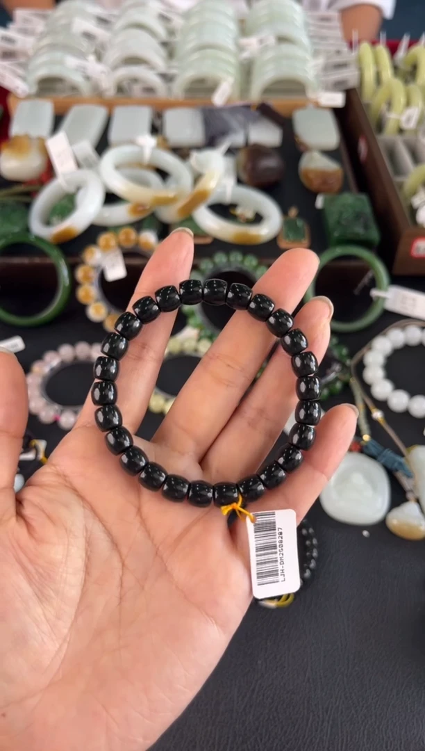 颈饰未镶嵌和田玉手串