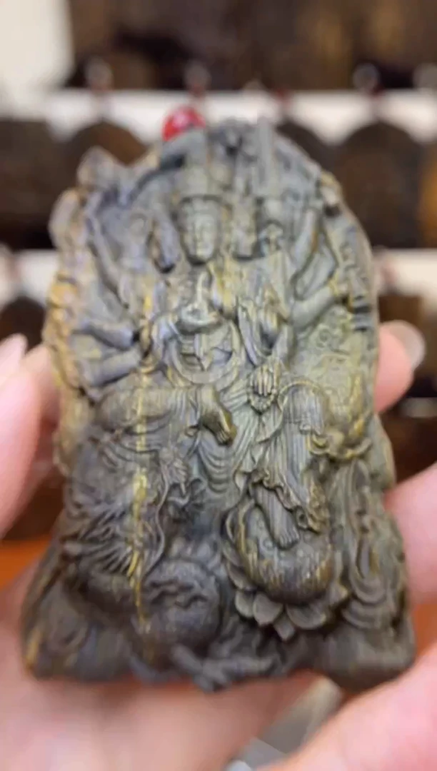 木木雕款芽庄 八臂观音8cm送养香瓶