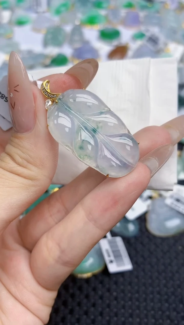 翡翠18K金镶嵌颈饰424   天然翡翠A货
