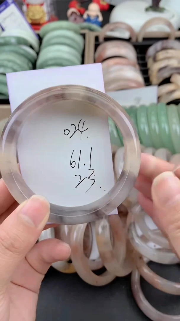 未镶嵌手镯石英质玉024