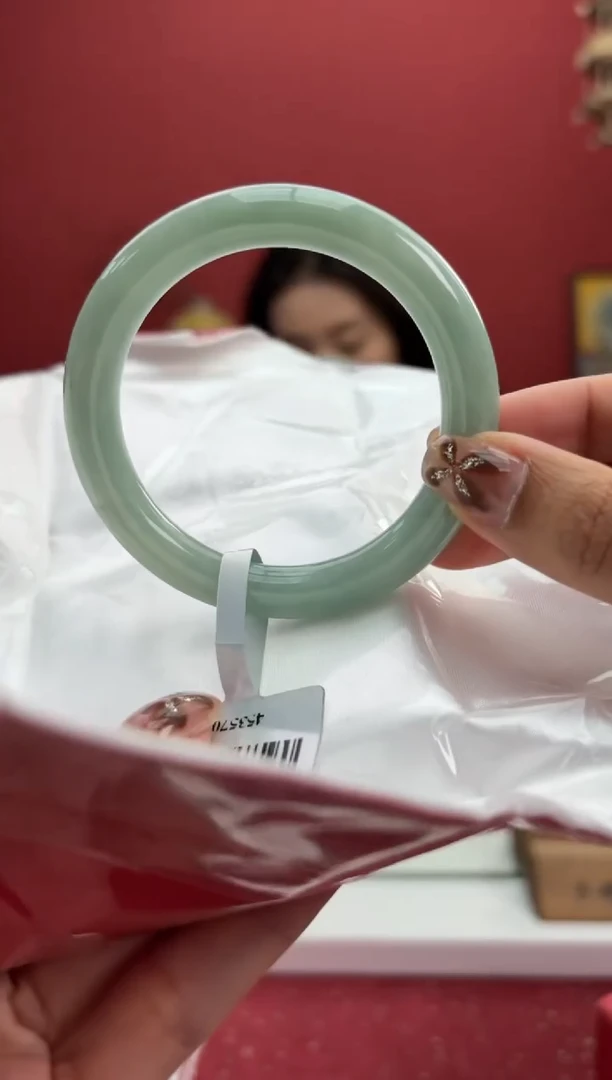 【闪购商品】翡翠手镯未镶嵌9手镯