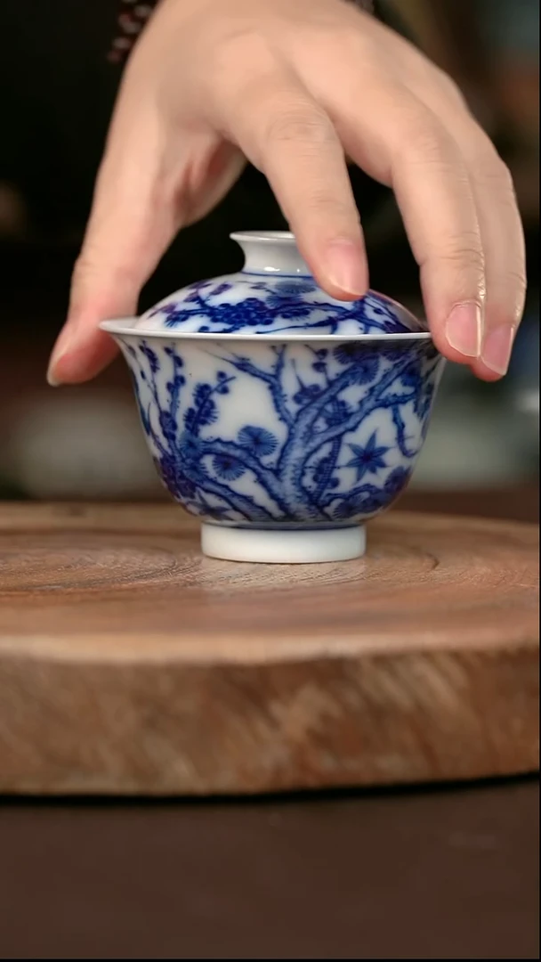 手绘微瑕高温现代瓷  气窑  超薄胎 松竹梅元宝120C