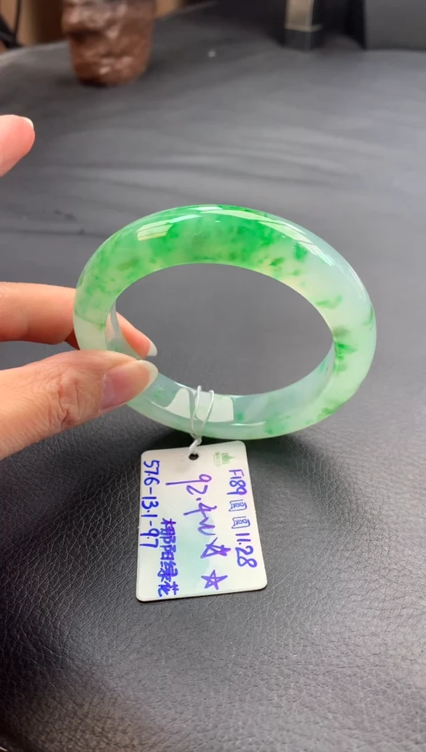 未镶嵌手镯翡翠翡翠自带#送人#，假一赔三