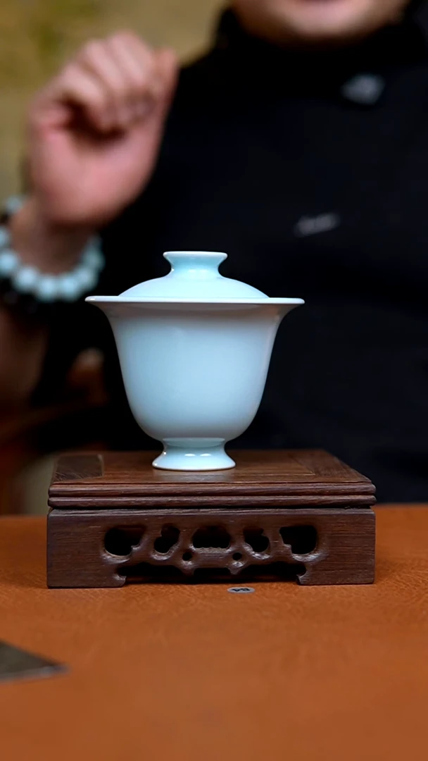 盘仿古月白纯手工两才铃铛盖碗一级