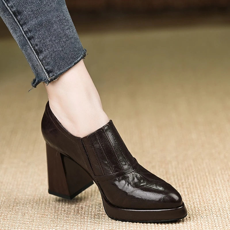 小个子手工女鞋8.4cm~春季2025防水台尖头单鞋高跟鞋手抓羊皮棕色