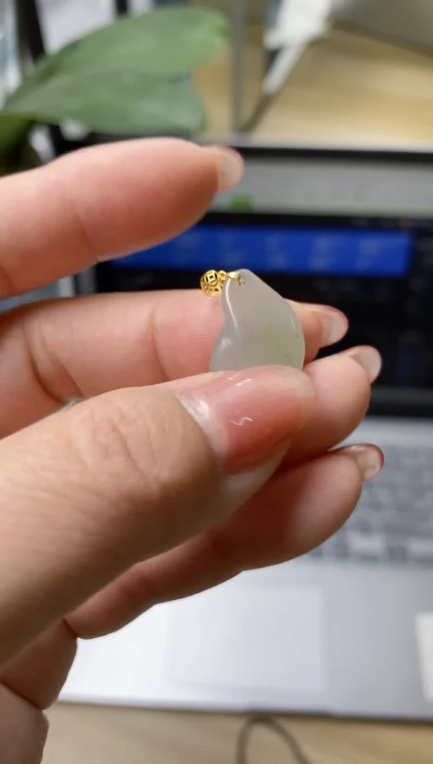 【闪购商品】翡翠颈饰18K金镶嵌天然缅甸翡翠A货随型挂件